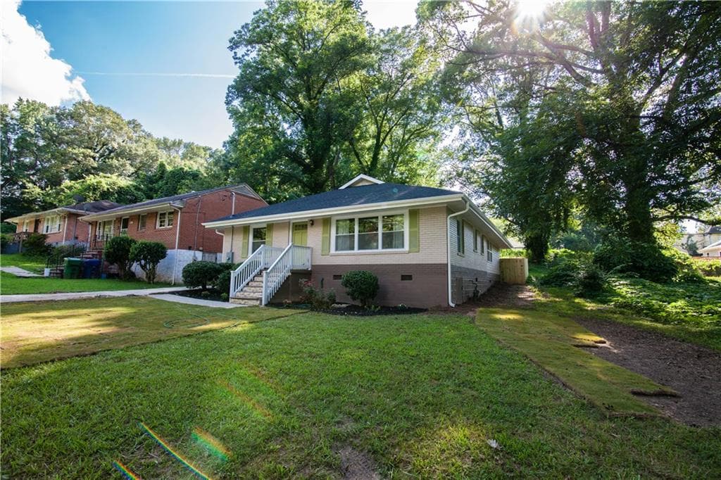 3 bedroom, 1,800 sq ft single family residence sold at 763 Rochelle Drive, Atlanta, GA 30310