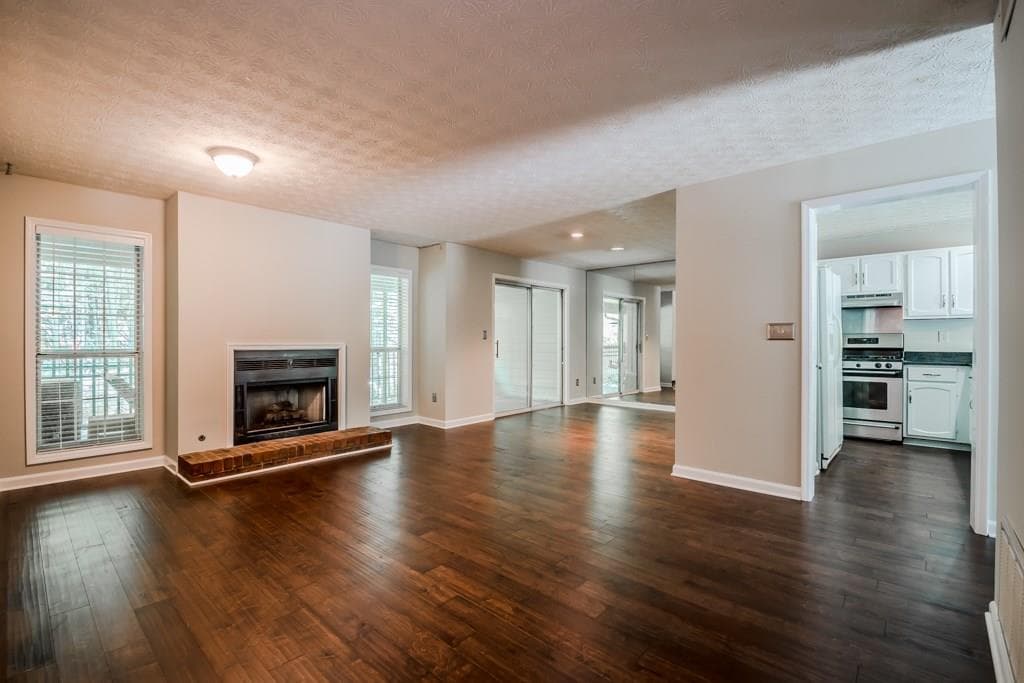 2 bedroom, 1,264 sq ft condominium sold at 2901 Lenox Road 205, Atlanta, GA 30324