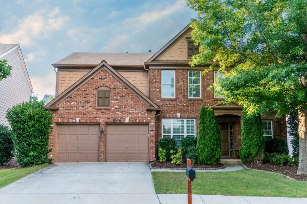 4 bedroom, 2,252 sq ft single family residence sold at 210 Revillion Way, Woodstock, GA 30188