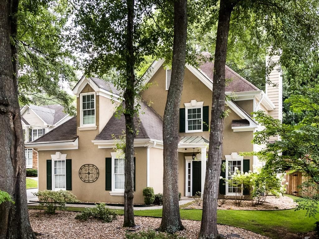 3 bedroom, 2,111 sq ft single family residence sold at 1179 Thornwell Drive, Brookhaven, GA 30319