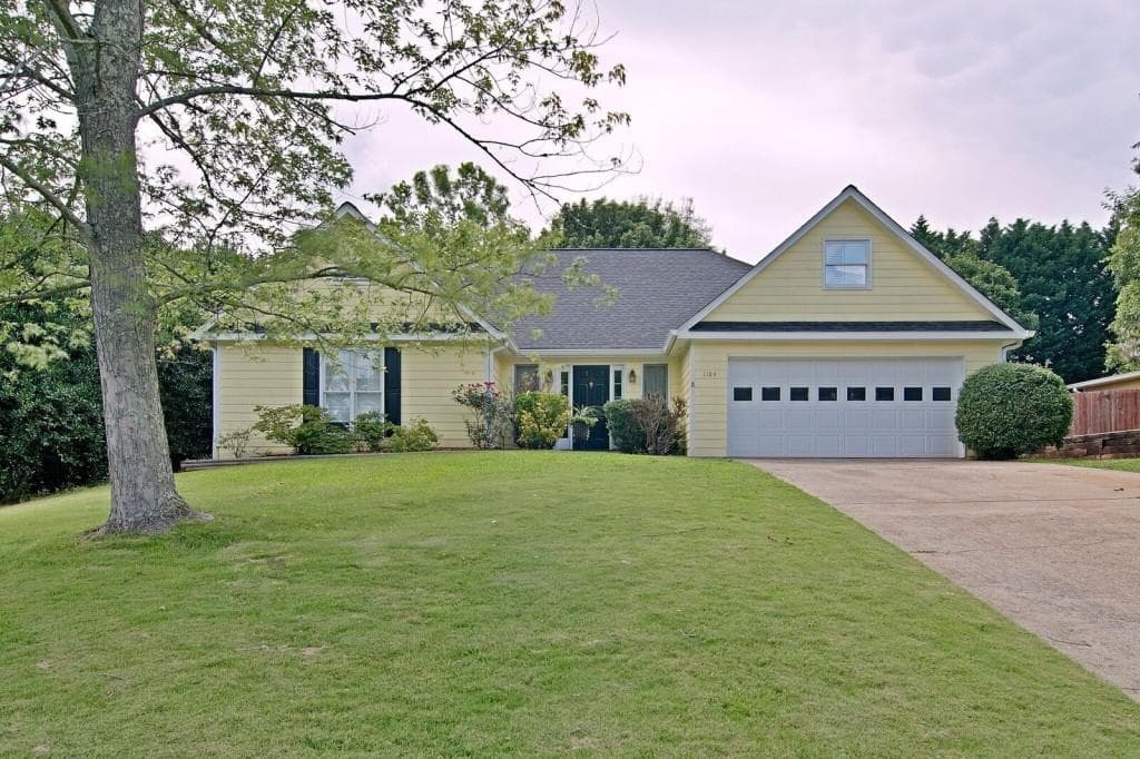 3 bedroom, 2,329 sq ft single family residence sold at 1184 Meadow Oaks Drive, Acworth, GA 30102