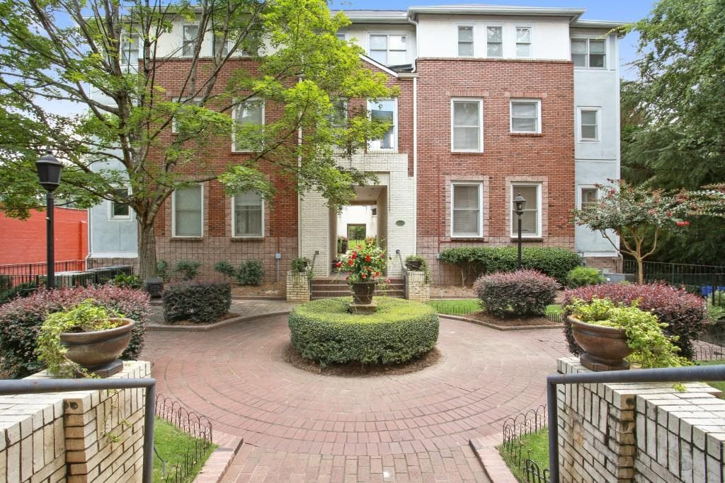 1 bedroom, 950 sq ft condominium sold at 1170 N Highland Avenue A3, Atlanta, GA 30306