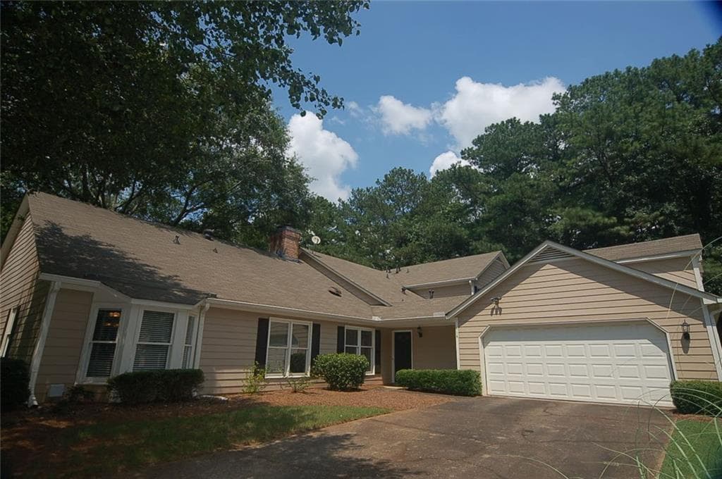 2 bedroom, 1,223 sq ft condominium sold at 114 GREAT OAKS Lane 114, Roswell, GA 30075