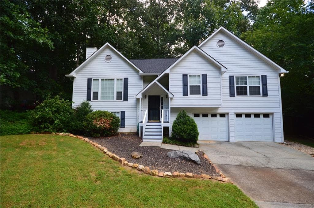 3 bedroom, 2,221 sq ft single family residence sold at 17 Boones Ridge Drive, Acworth, GA 30102