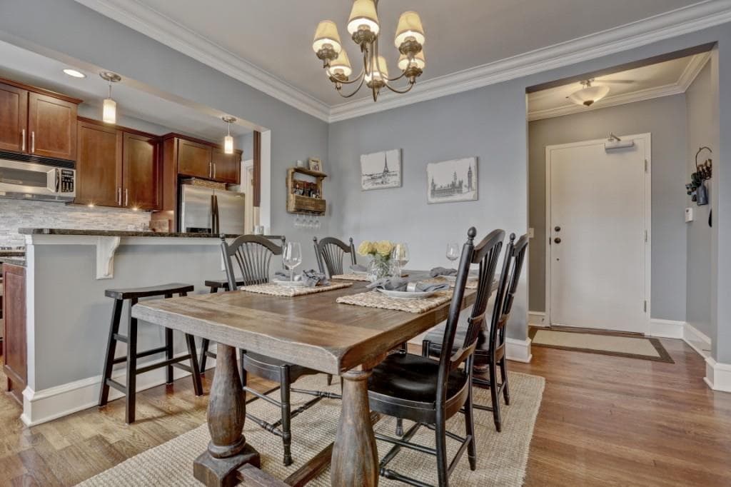 1 bedroom, 1,006 sq ft condominium sold at 2 Collier Road 6, Atlanta, GA 30309
