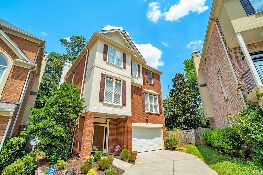 2472 Manor Walk, Decatur, GA 30030 — most recent listing photo
