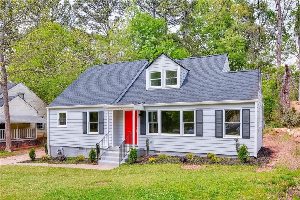 3 bedroom, 1,820 sq ft single family residence sold at 1372 Lochland Road, Atlanta, GA 30316