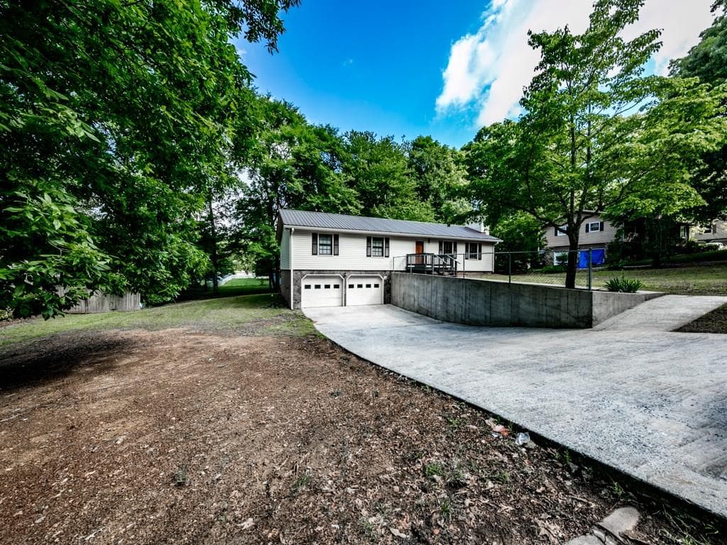 363 Oakridge Drive, Cartersville, GA 30121 — most recent listing photo
