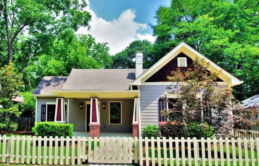 4 bedroom, 2,126 sq ft single family residence sold at 1380 May Avenue, Atlanta, GA 30316