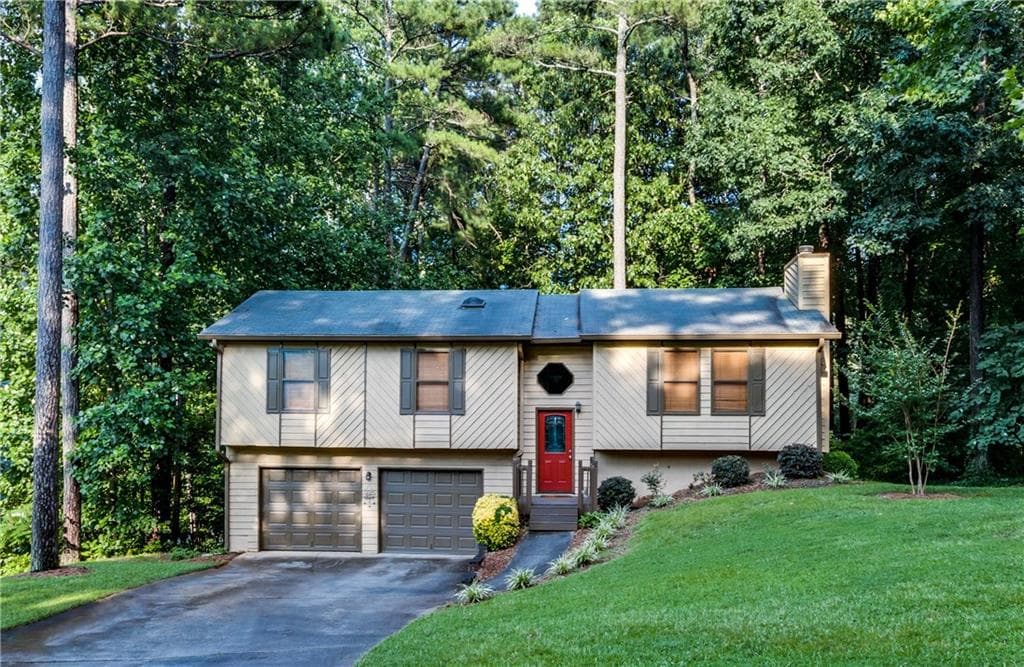 652 Sunshine Trace, Acworth, GA 30102 — most recent listing photo