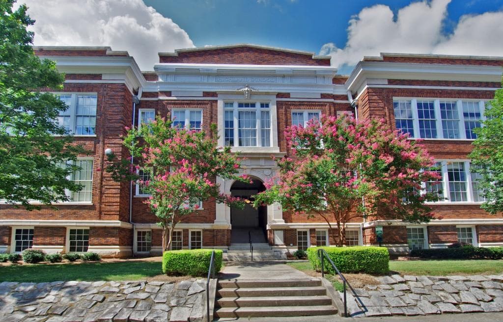 2 bedroom, 950 sq ft condominium sold at 978 North Avenue 206, Atlanta, GA 30306