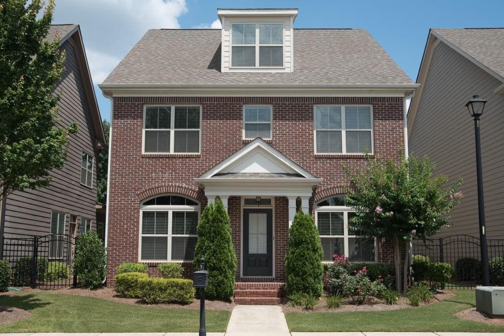 5 bedroom, 3,668 sq ft single family residence sold at 10779 Bossier Drive, Alpharetta, GA 30022