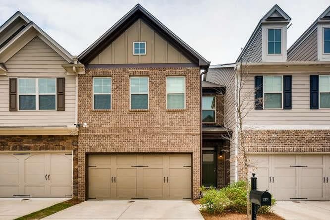 2371 Whiteoak Bend 14, Smyrna, GA 30080 — most recent listing photo