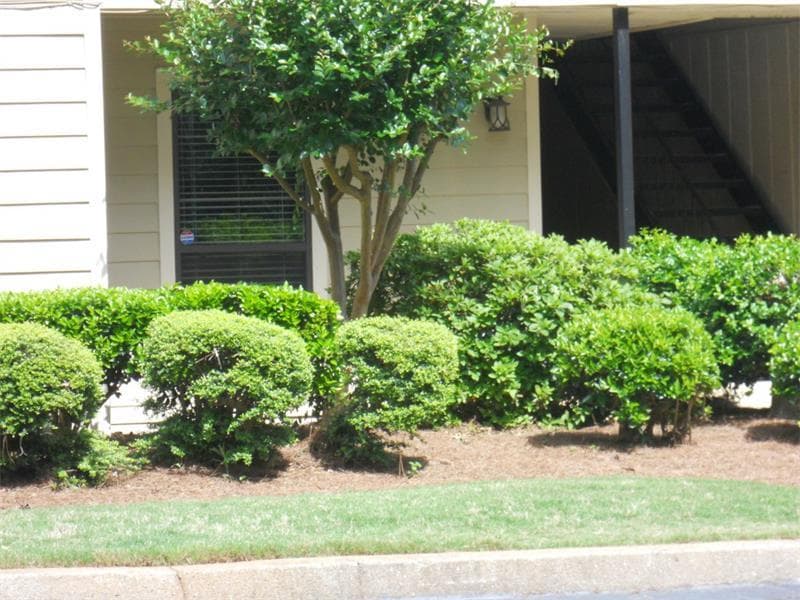 2 bedroom, 1,158 sq ft condominium sold at 201 River Mill Circle, Roswell, GA 30075