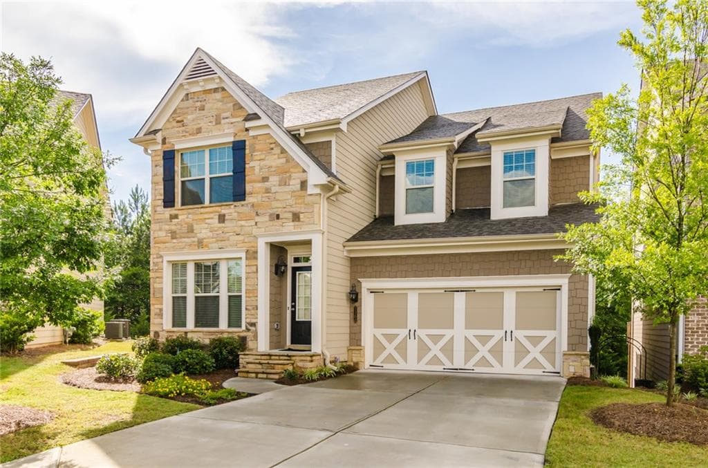 4 bedroom, 2,548 sq ft single family residence sold at 1360 Roswell Manor Circle, Roswell, GA 30076