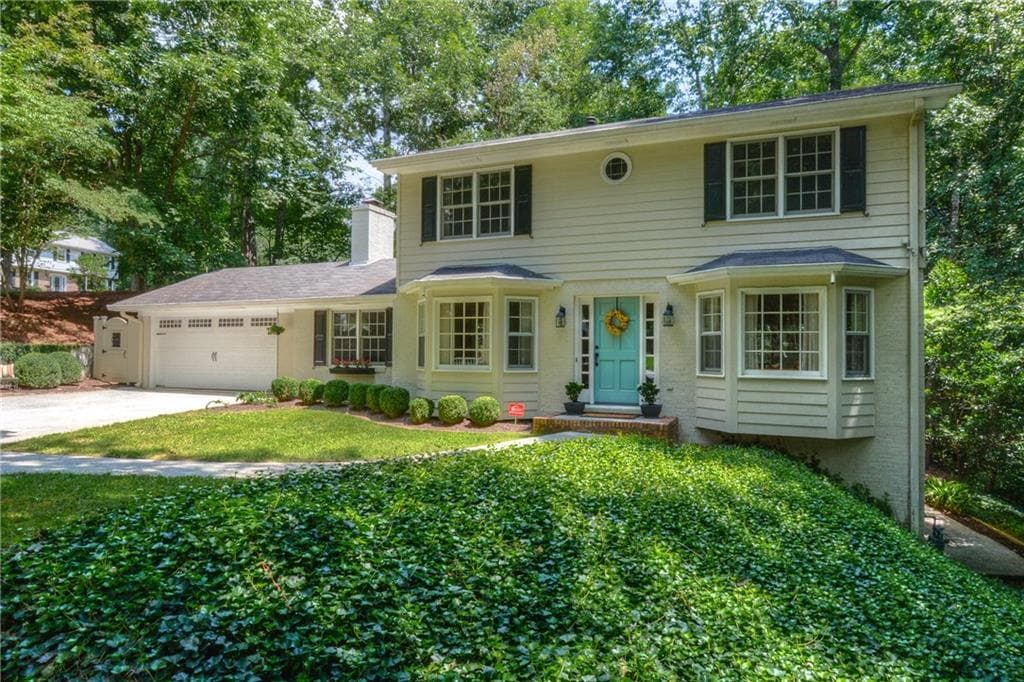 4 bedroom, 2,035 sq ft single family residence sold at 255 River Springs Drive, Atlanta, GA 30328