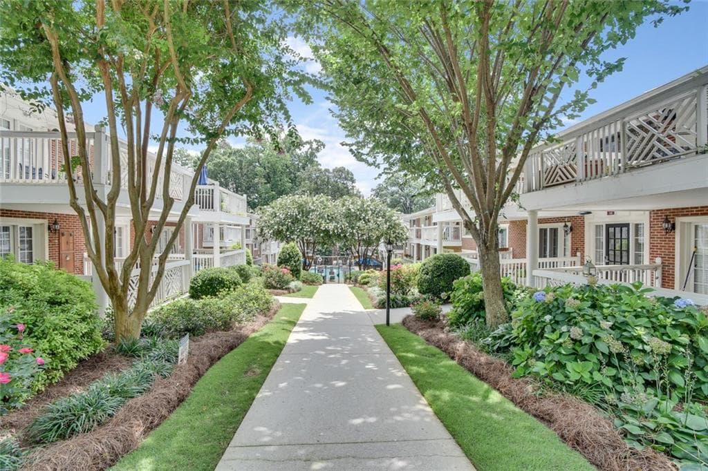 2 bedroom, 960 sq ft condominium sold at 885 Briarcliff Road 34, Atlanta, GA 30306