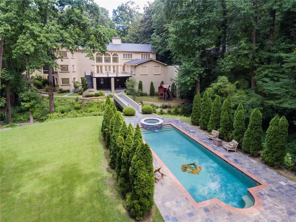 6 bedroom, 8,668 sq ft single family residence sold at 3652 Rembrandt Road, Atlanta, GA 30327