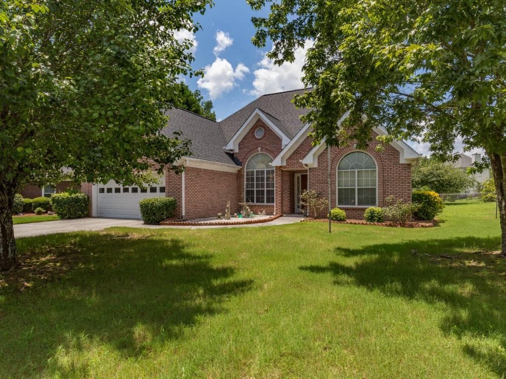 1992 Vintage Oaks Drive, Loganville, GA 30052 — most recent listing photo
