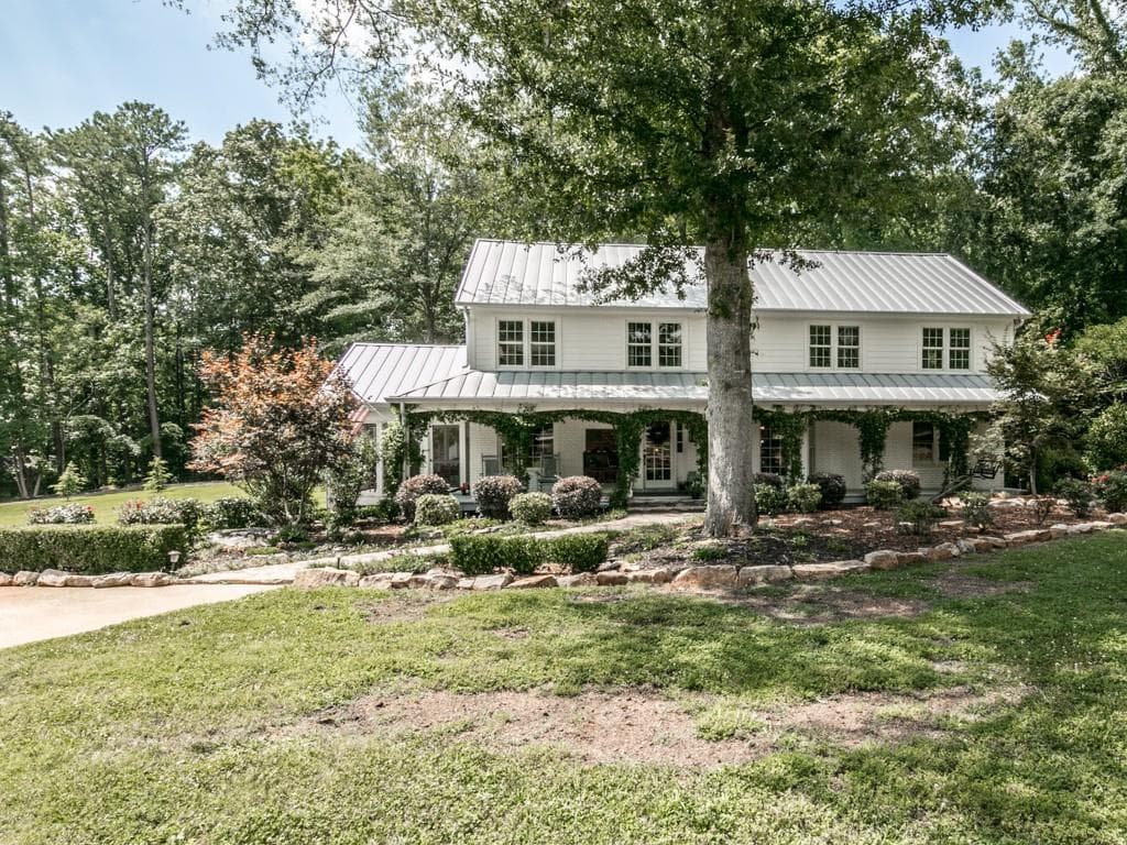 5 bedroom, 3,298 sq ft single family residence sold at 355 Cox Road, Roswell, GA 30075