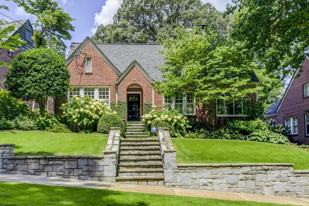 4 bedroom single family residence sold at 1092 Rosewood Drive, Atlanta, GA 30306