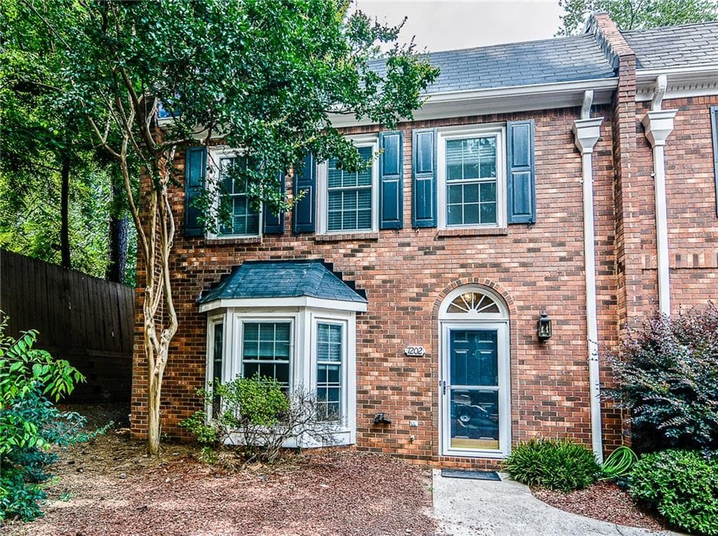 2 bedroom, 1,830 sq ft townhouse sold at 7202 Saint Charles Square F4, Roswell, GA 30075