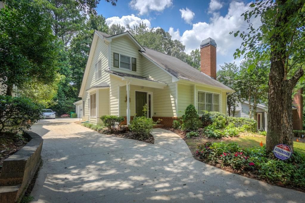 3 bedroom, 2,200 sq ft single family residence sold at 310 Somerlane Place, Avondale Estates, GA 30002