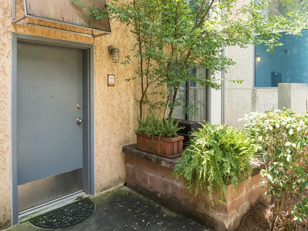 1 bedroom, 806 sq ft condominium sold at 195 ARIZONA Avenue 158, Atlanta, GA 30307