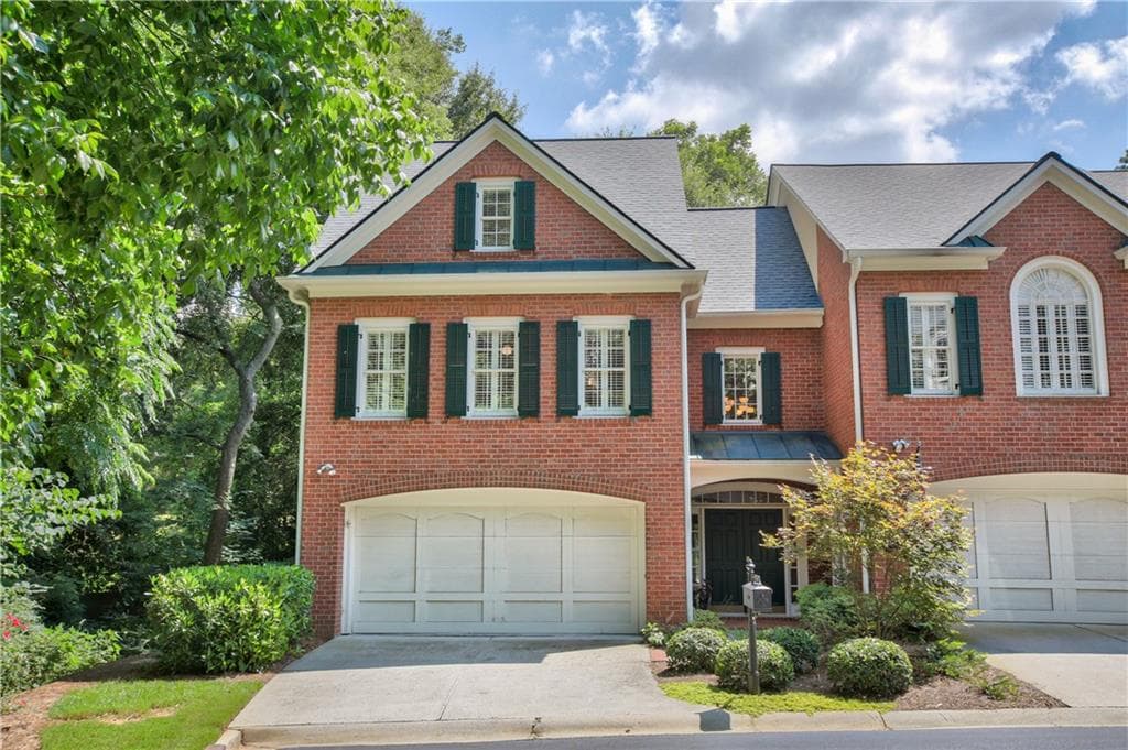 3 bedroom, 2,500 sq ft townhouse sold at 7730 Georgetown Chase, Roswell, GA 30075