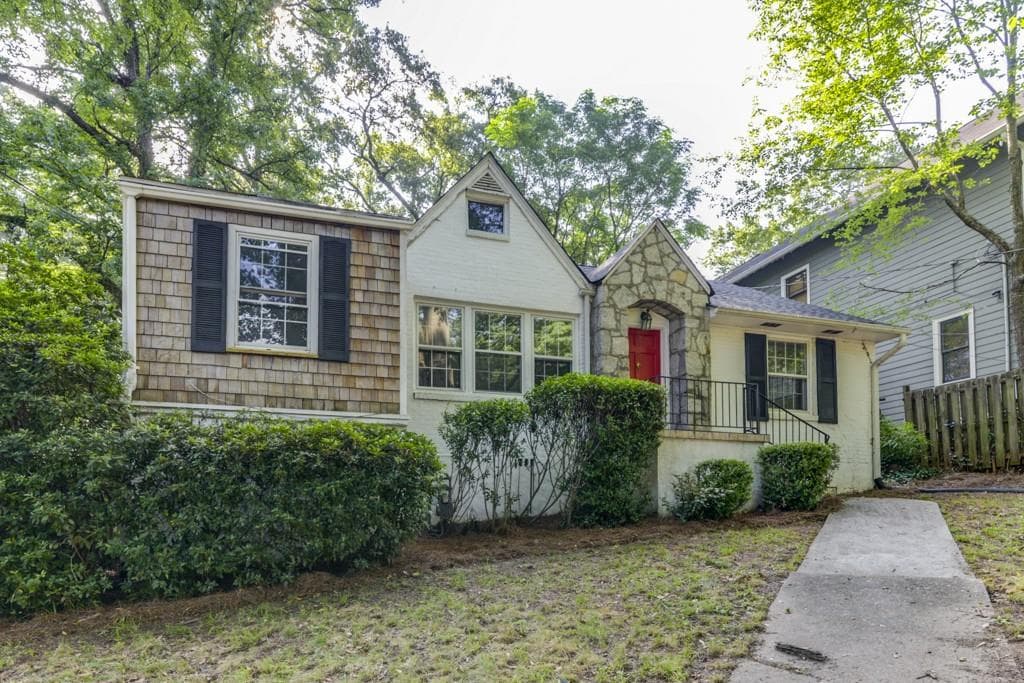 3 bedroom, 1,985 sq ft single family residence sold at 966 Underwood Avenue, Atlanta, GA 30316