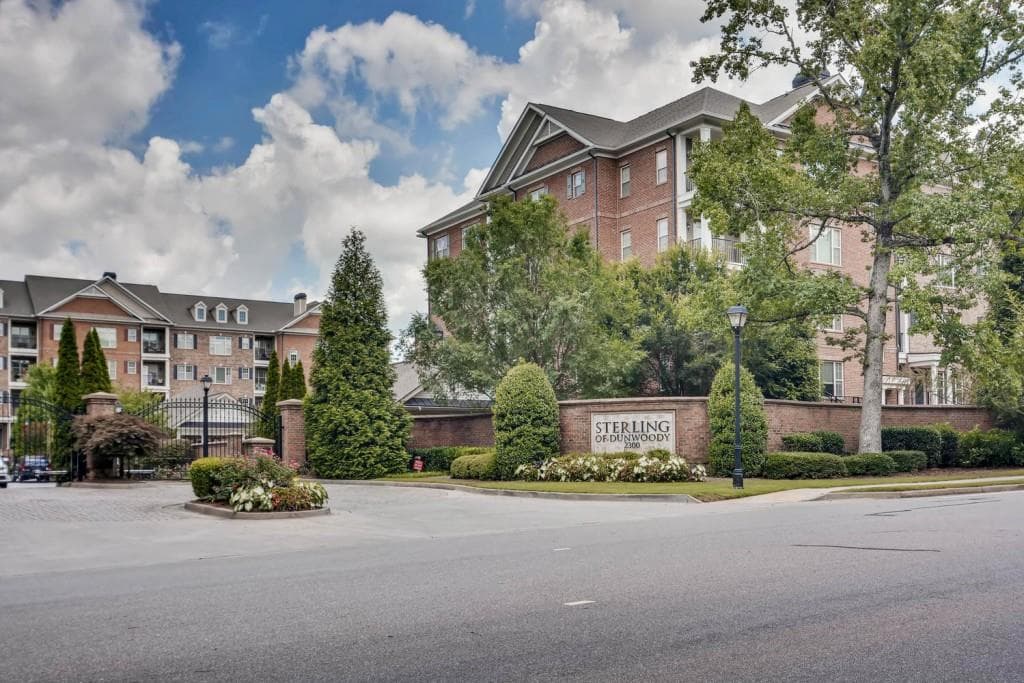 3 bedroom, 1,675 sq ft condominium sold at 2300 Peachford Road 2406, Atlanta, GA 30338