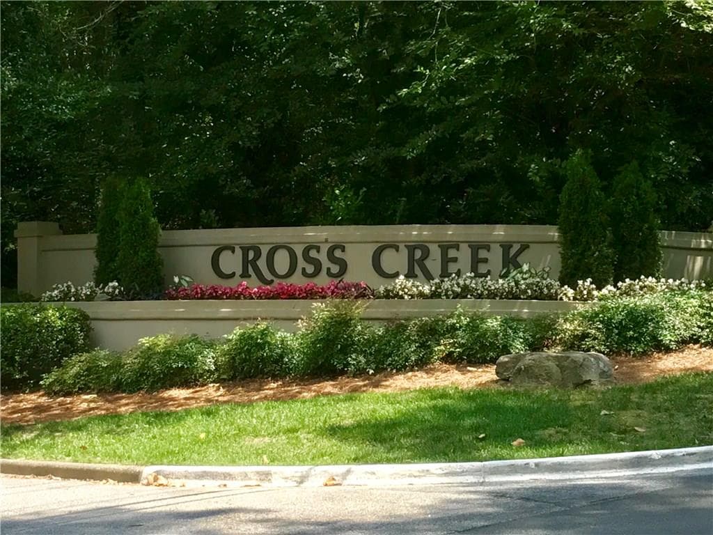 1 bedroom, 828 sq ft condominium sold at 101 Rosaire Place, Atlanta, GA 30327