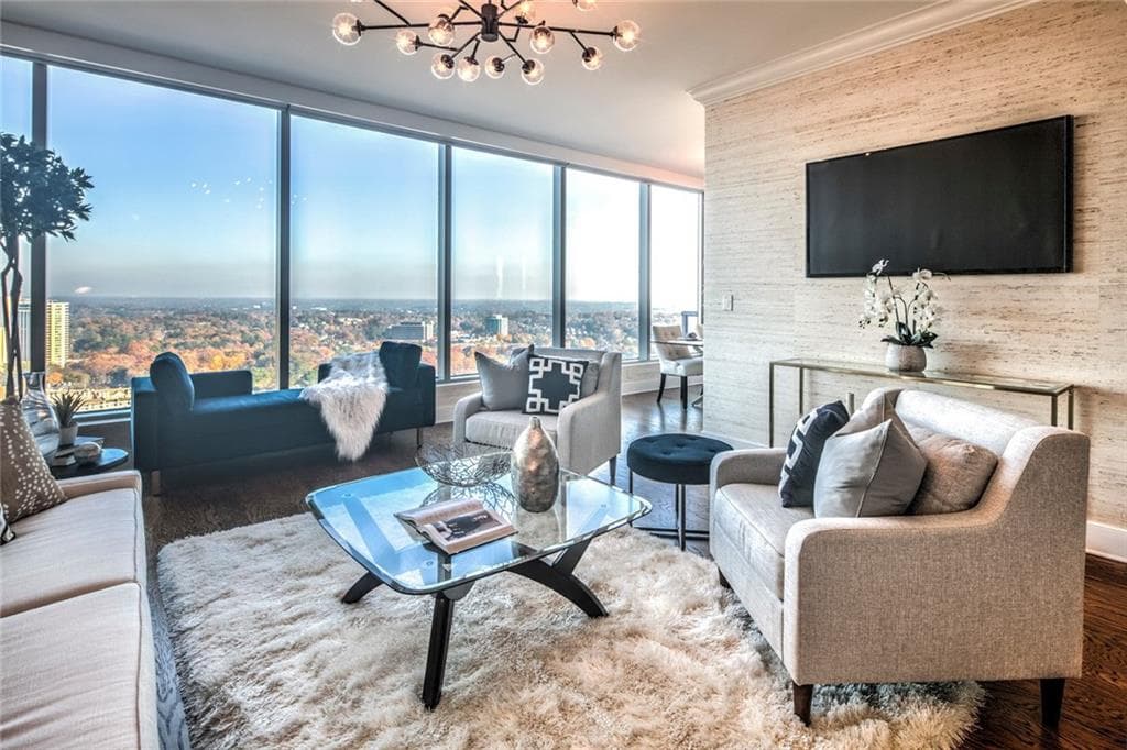 1 bedroom, 1,315 sq ft condominium sold at 3630 Peachtree Road 2106, Atlanta, GA 30326