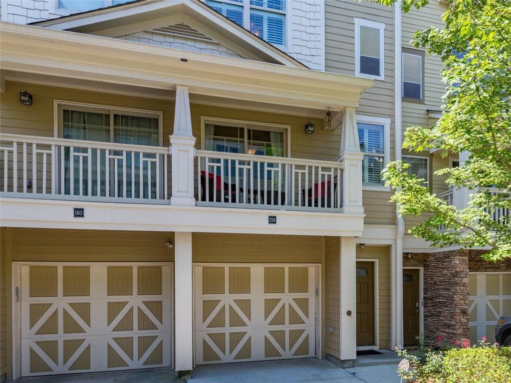 2 bedroom, 1,284 sq ft townhouse sold at 220 Semel Circle 158, Atlanta, GA 30309
