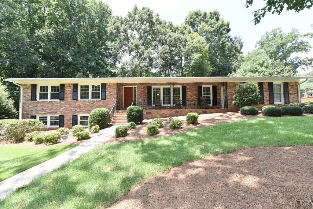 4386 E Kings Point Circle, Dunwoody, GA 30338 — most recent listing photo