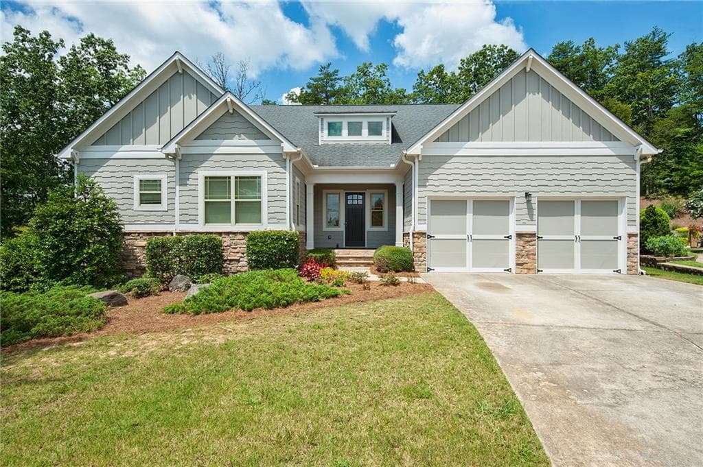 3 bedroom, 2,686 sq ft single family residence sold at 200 Towering Peaks, Canton, GA 30114