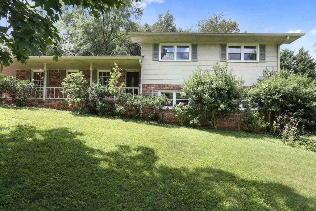2899 Hillbrook Way, Decatur, GA 30033 — most recent listing photo