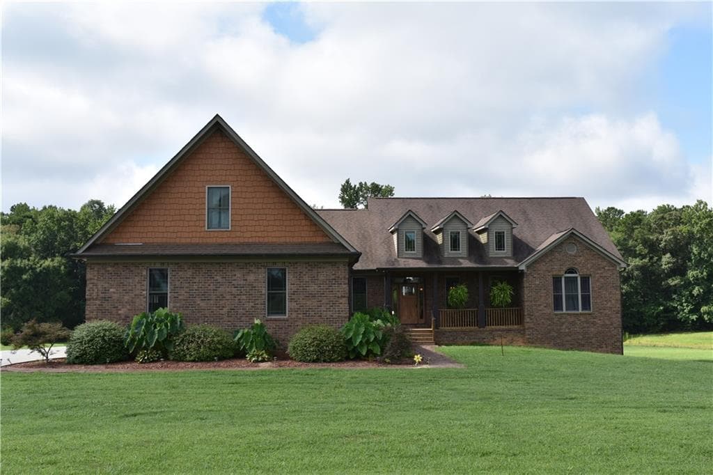 4 bedroom single family residence sold at 517 Rowe Rd, Senoia, GA 30276