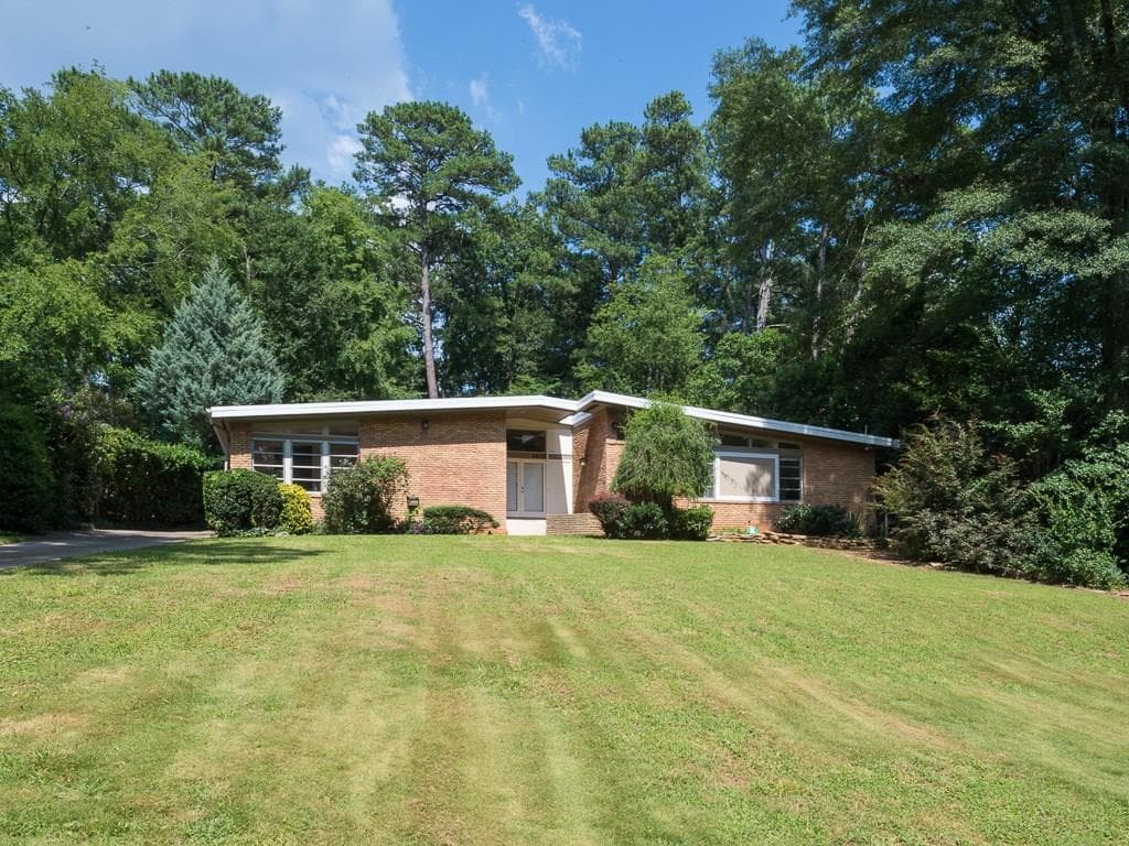 5 bedroom, 2,791 sq ft single family residence sold at 2633 Margaret Mitchell Drive, Atlanta, GA 30327