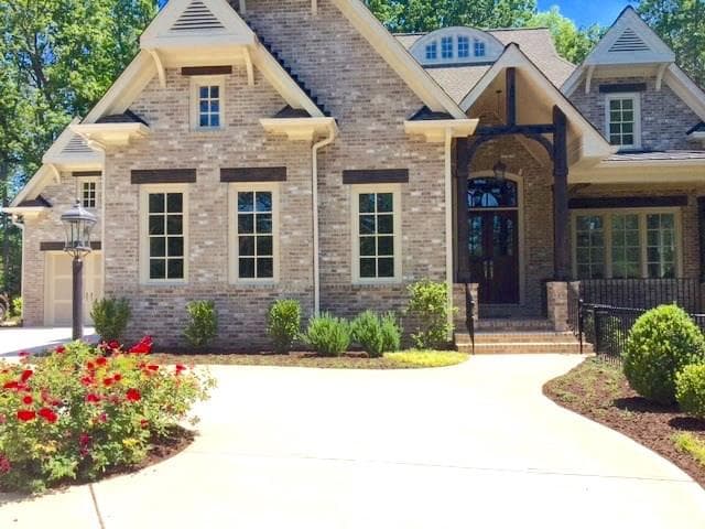 5445 Mount Vernon Parkway, Sandy Springs, GA 30327 — most recent listing photo