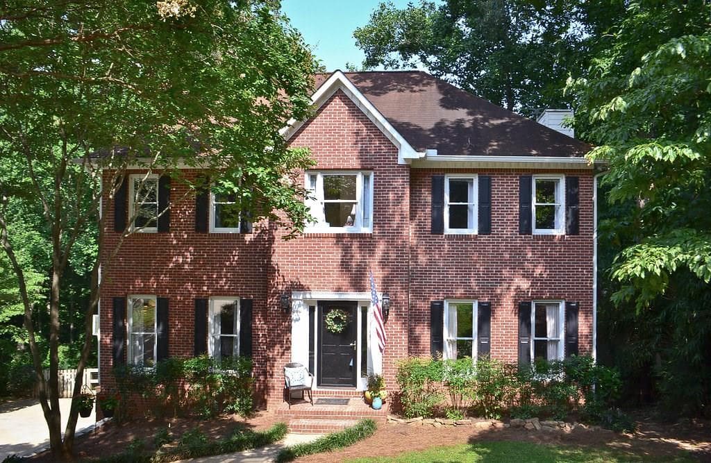 4 bedroom, 2,470 sq ft single family residence sold at 2404 Woodbridge Drive, Marietta, GA 30066