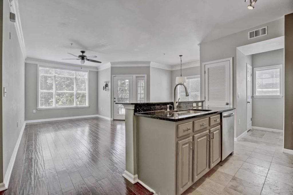 1 bedroom, 814 sq ft condominium sold at 955 Juniper Street 3221, Atlanta, GA 30309