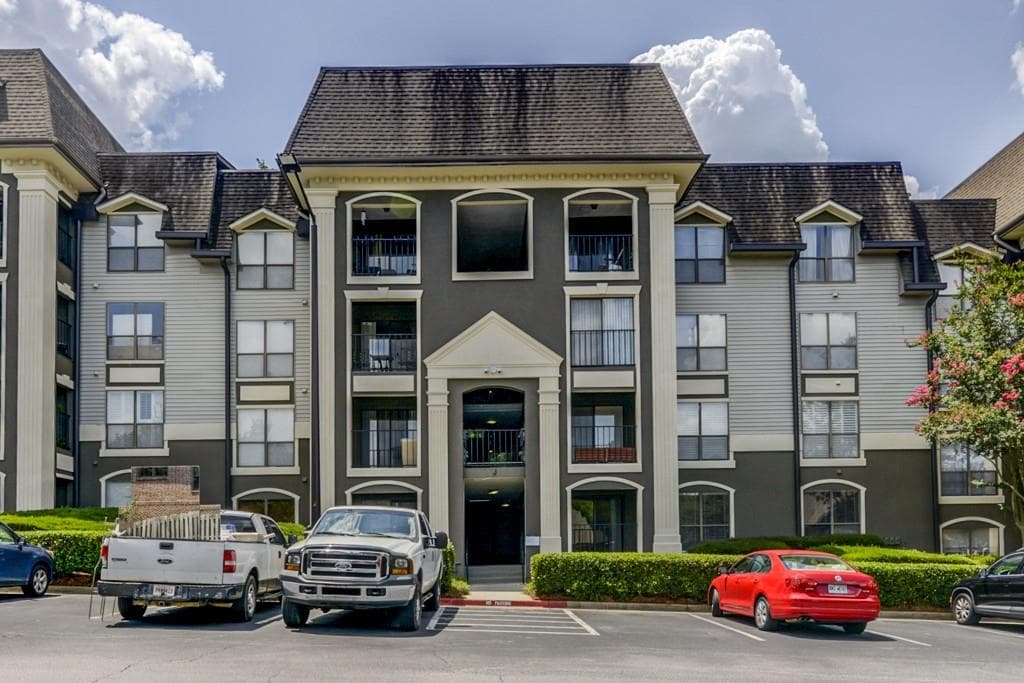 1 bedroom, 650 sq ft condominium sold at 2657 Lenox Road 130, Atlanta, GA 30324