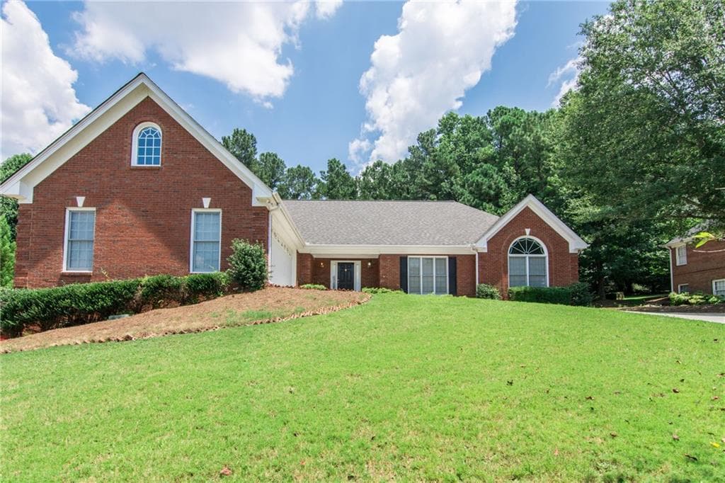 3 bedroom, 2,389 sq ft single family residence sold at 805 Ivy Ridge Drive, Loganville, GA 30052