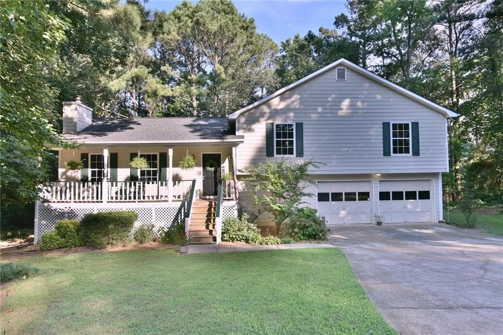 3 bedroom, 2,125 sq ft single family residence sold at 2140 Deer Trail, Suwanee, GA 30024