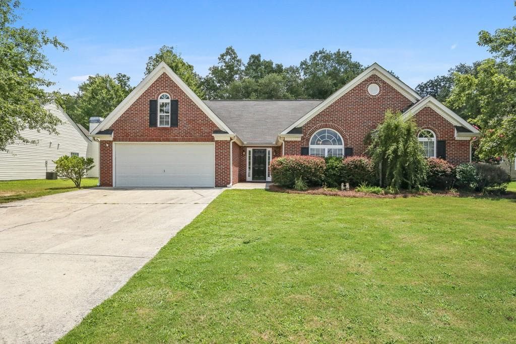 3 bedroom, 2,348 sq ft single family residence sold at 302 Kades Cove Drive, Dallas, GA 30132