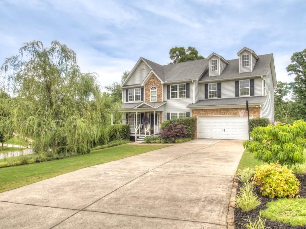 9005 Amberly Way, Cumming, GA 30028 — most recent listing photo