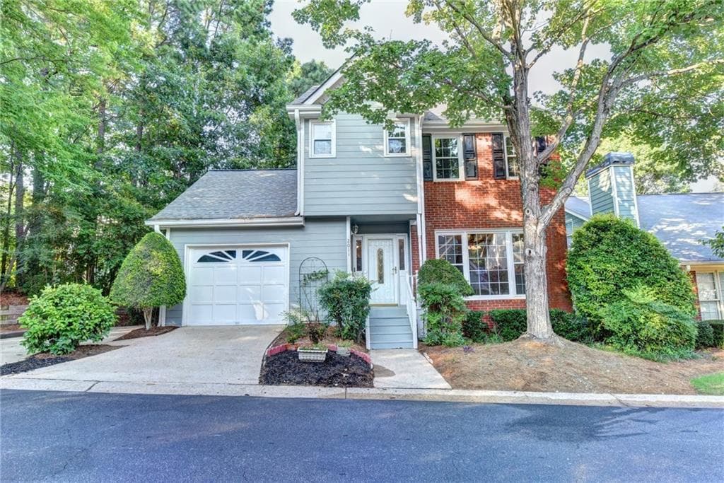3 bedroom, 1,690 sq ft single family residence sold at 2011 Eagle Glen Road, Alpharetta, GA 30022