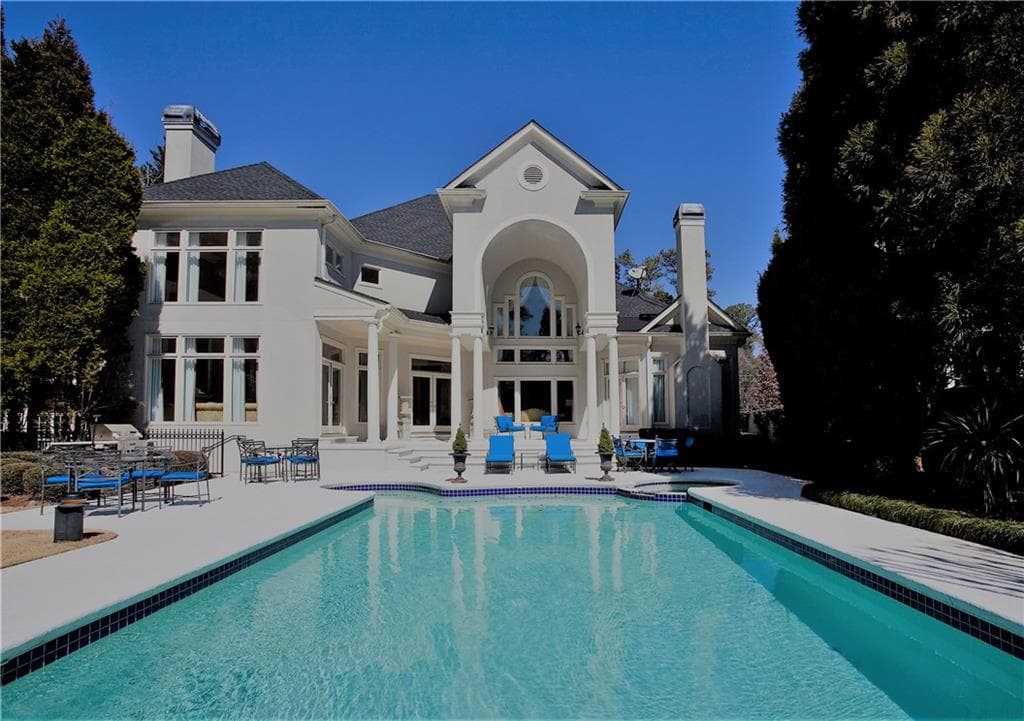 5 bedroom, 4,837 sq ft single family residence sold at 3962 Wieuca Road, Atlanta, GA 30342