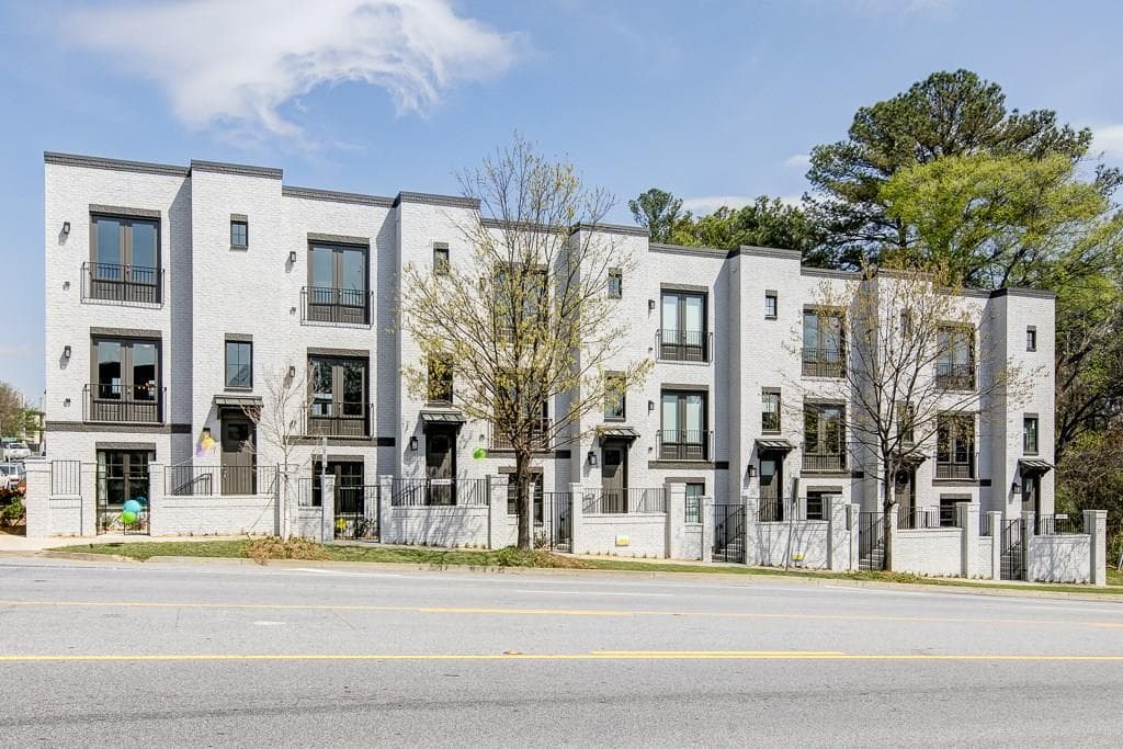 3 bedroom, 1,984 sq ft townhouse sold at 713 Taylor Court 13, Atlanta, GA 30324